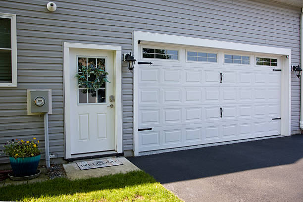 24/7 Emergency Garage Door Maintenance experts in South Lakes, AK